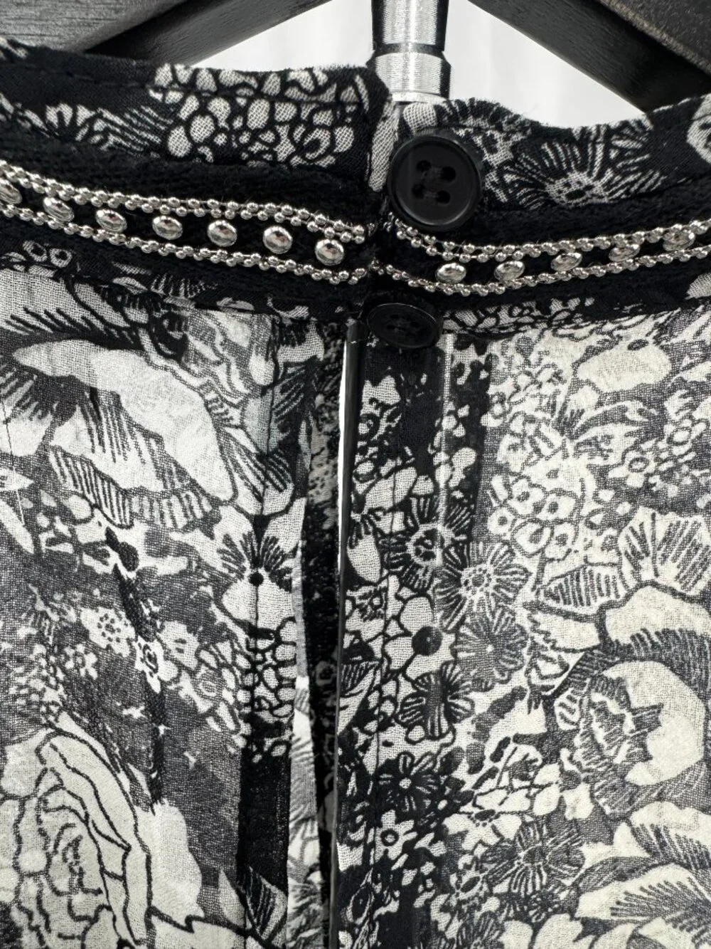 TOPSHOP Floral Stud Trim Mini Dress with stud details Black & White, Size 8 - Picture 12 of 16